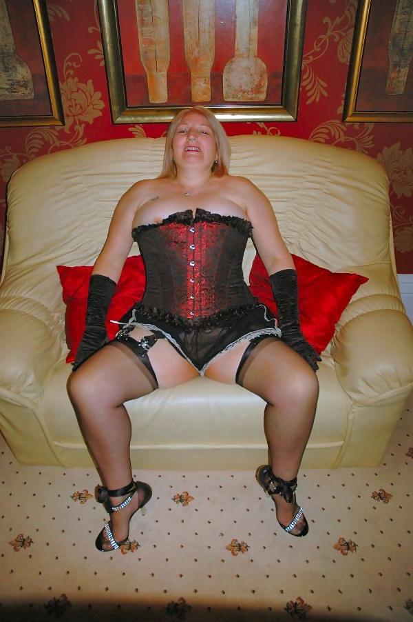 25P Buxom, Corset-wearing English Wife