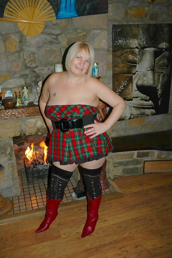 25P Buxom, Corset-wearing English Wife