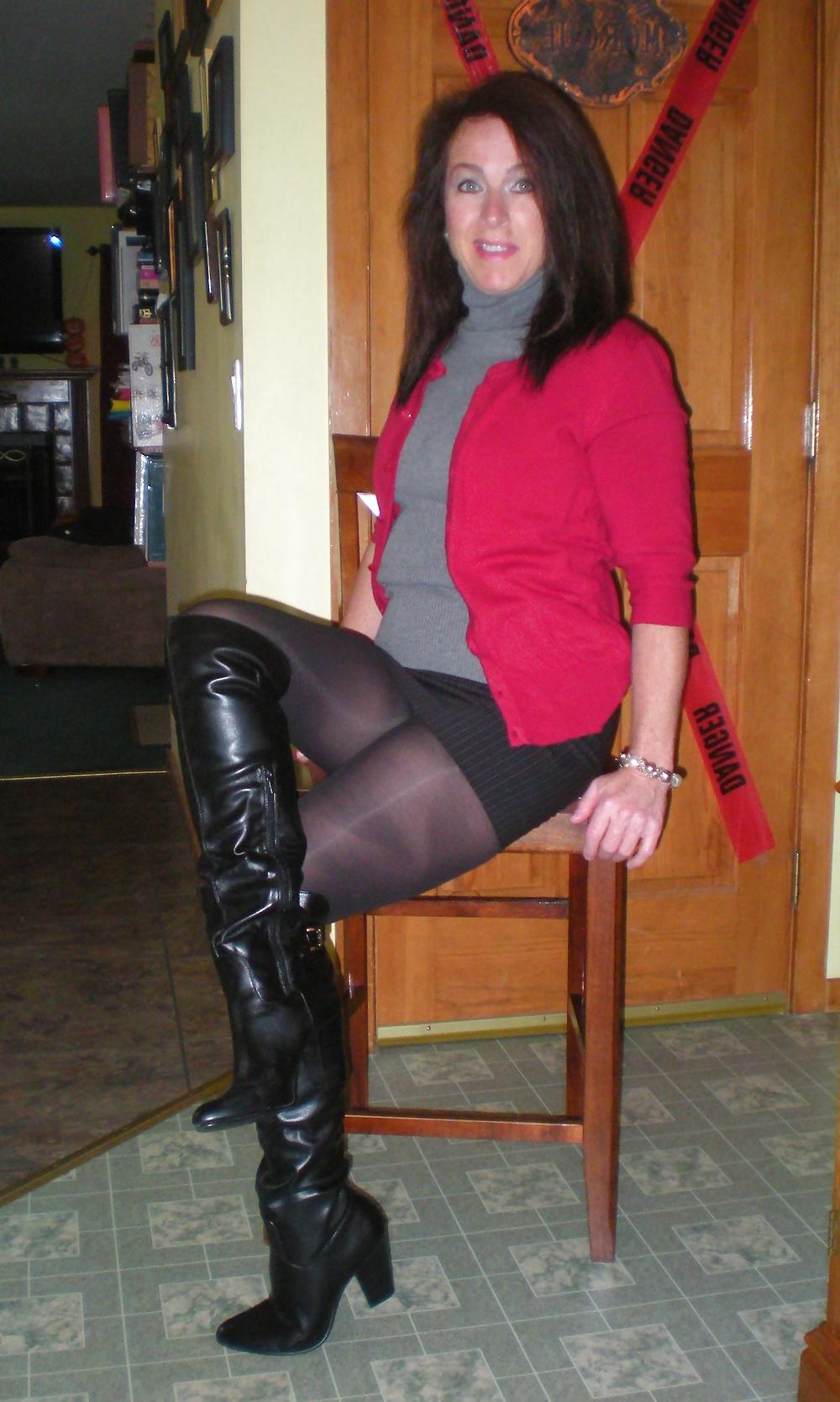 25P Kat pantyhose slut
