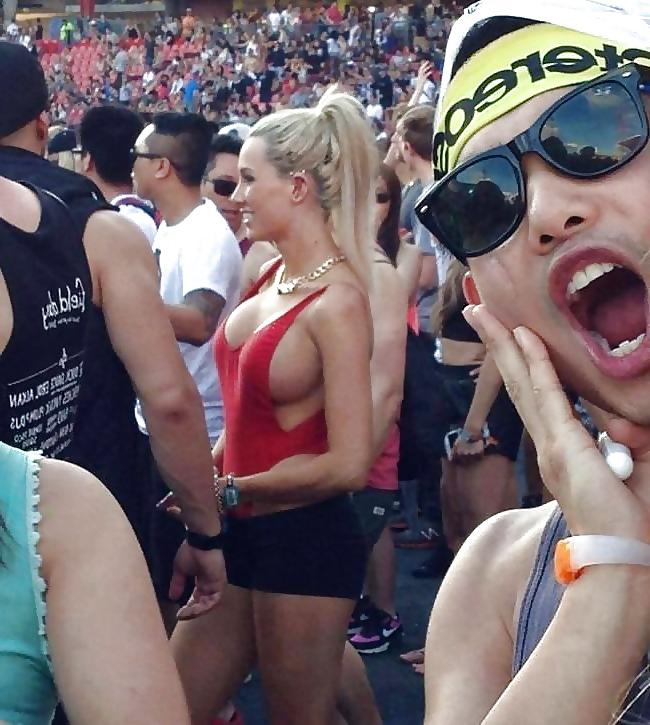 25P Wild sexy party chicks pt.11