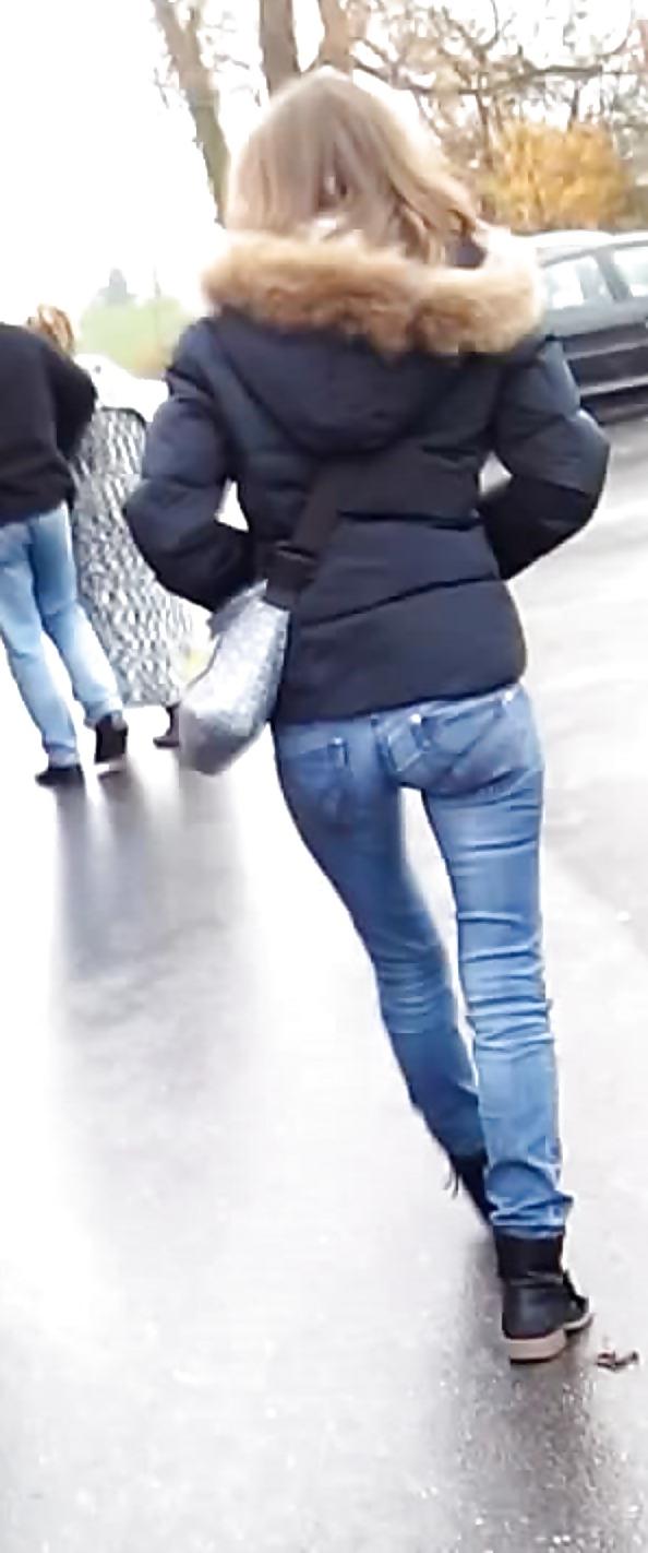 19P Deux beaux culs  two extra butts