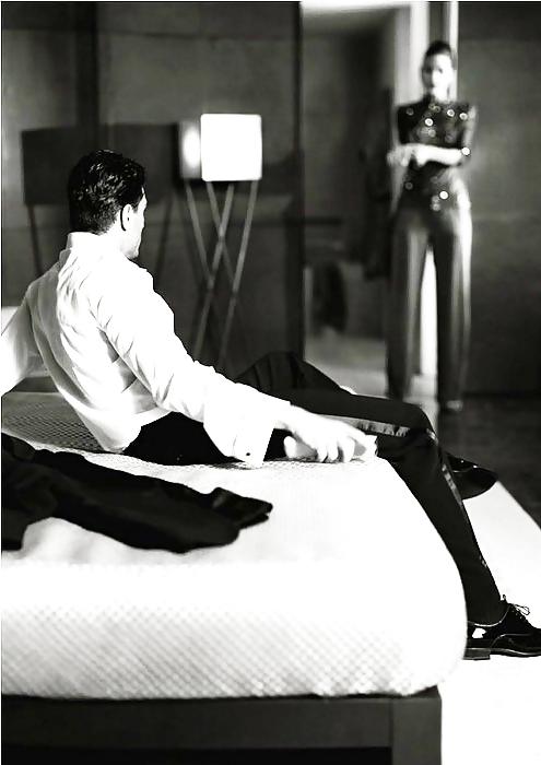 25P Erotica femdon b&w