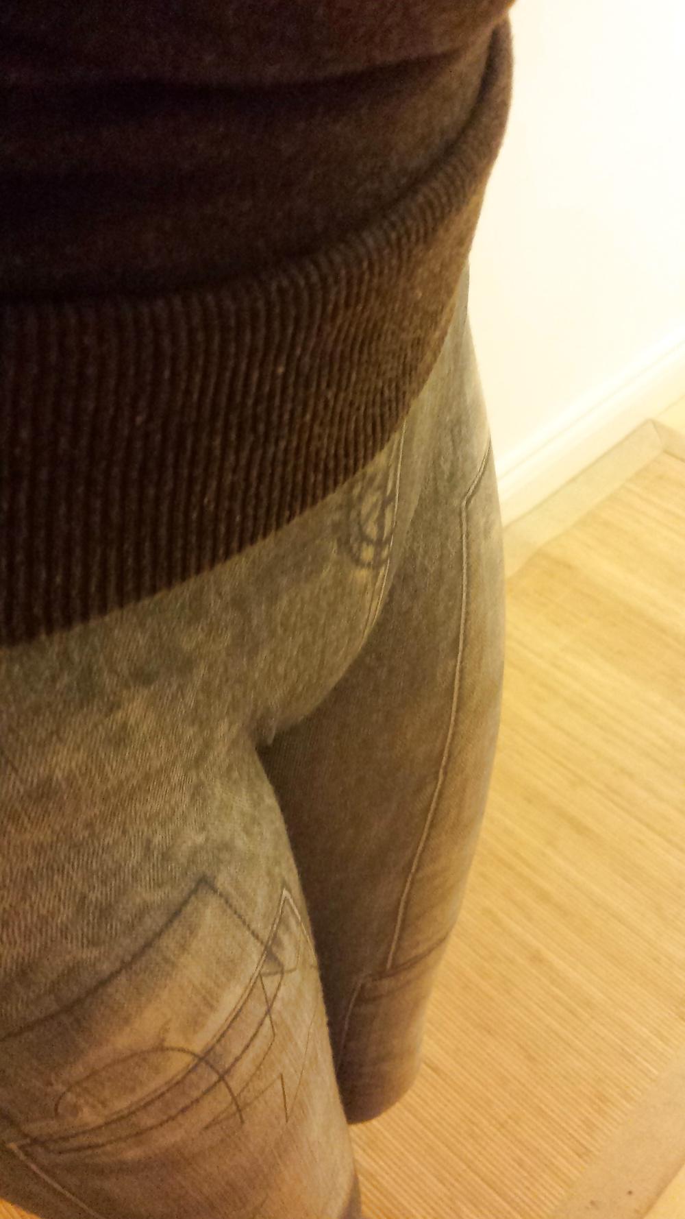 8P My cute little cameltoe