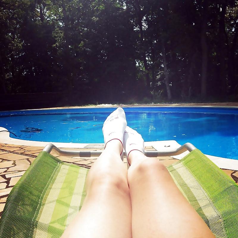 25P Sexy girls with sexy feet in sexy socks
