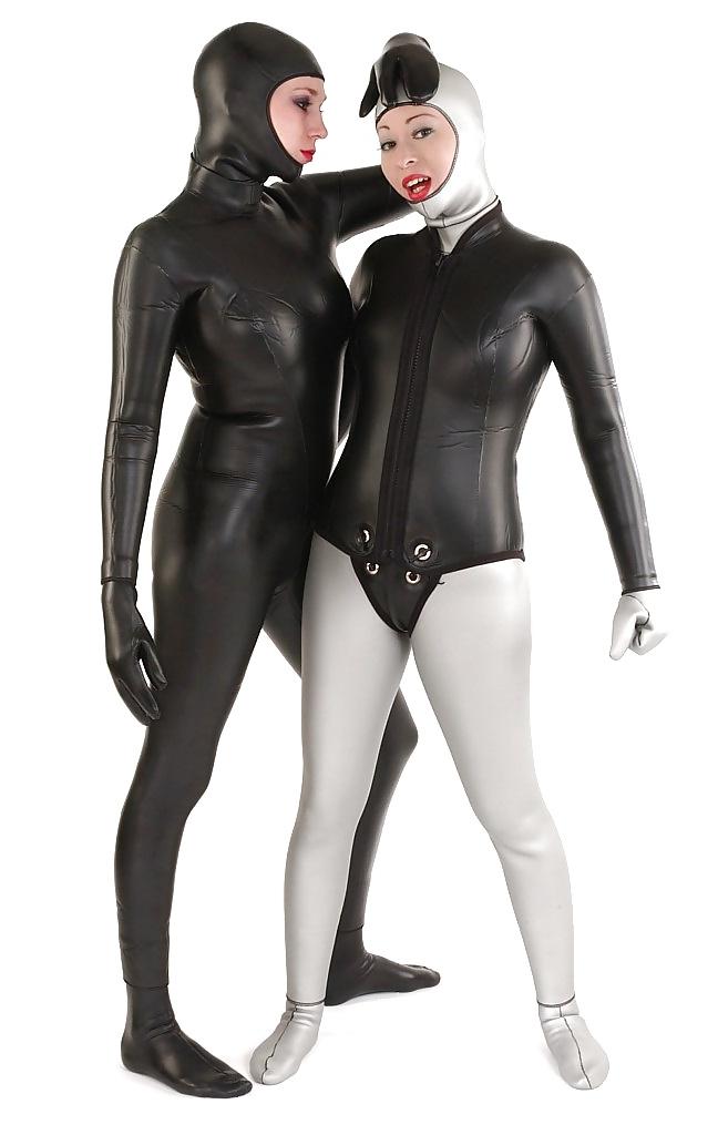 25P Rubber Girls 10