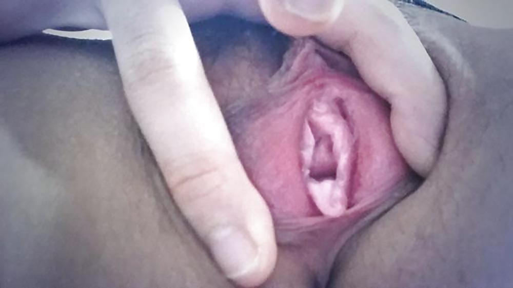 18P Korean girl nude at home