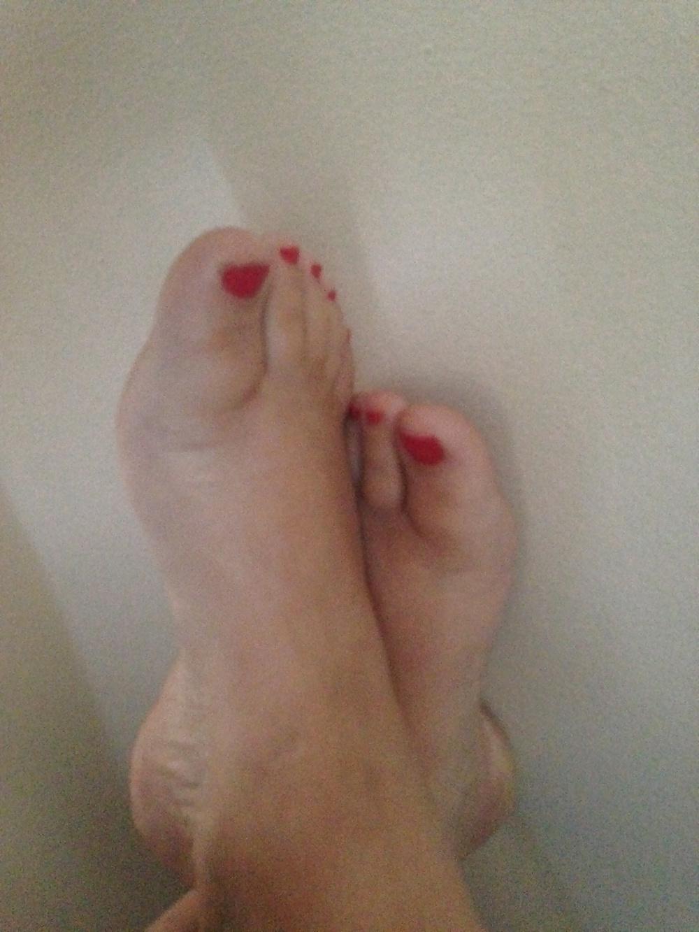 13P Wifey's Sexy Suck My Toes All Day!