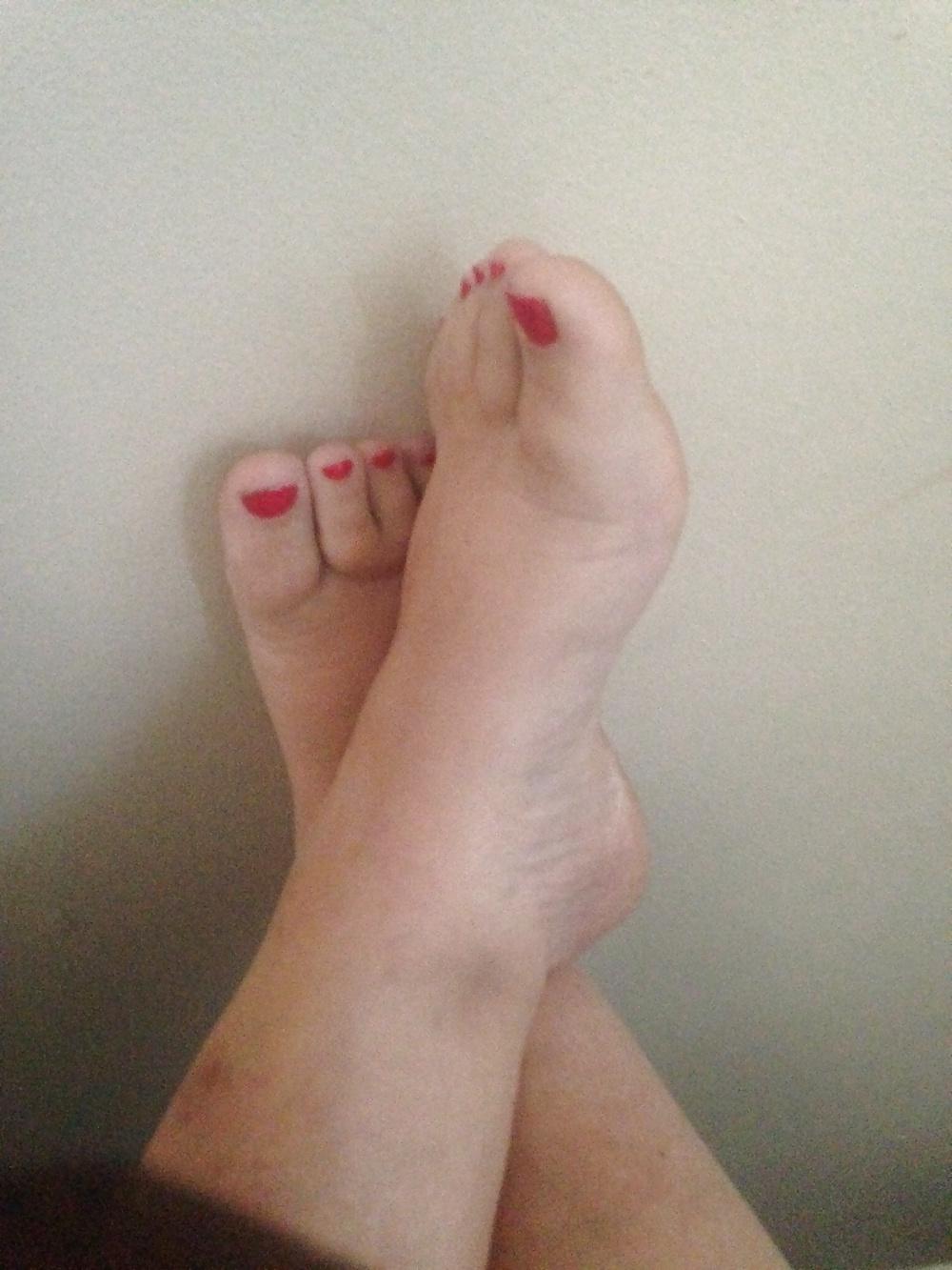 13P Wifey's Sexy Suck My Toes All Day!