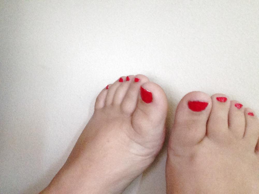 13P Wifey's Sexy Suck My Toes All Day!