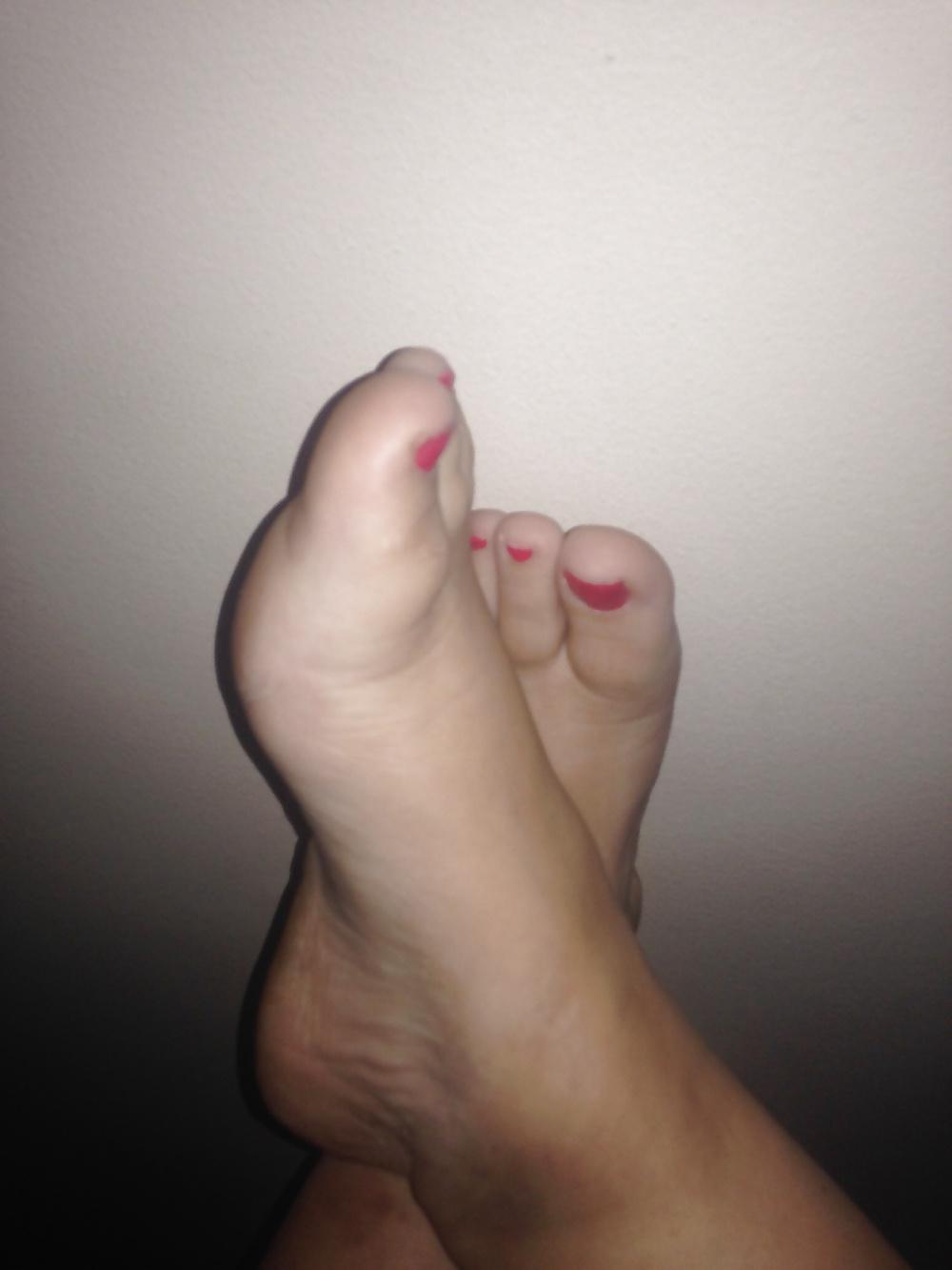 13P Wifey's Sexy Suck My Toes All Day!