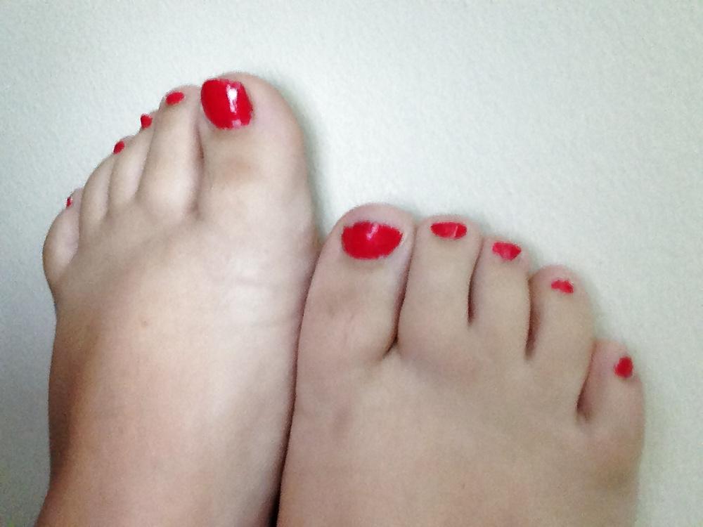 13P Wifey's Sexy Suck My Toes All Day!
