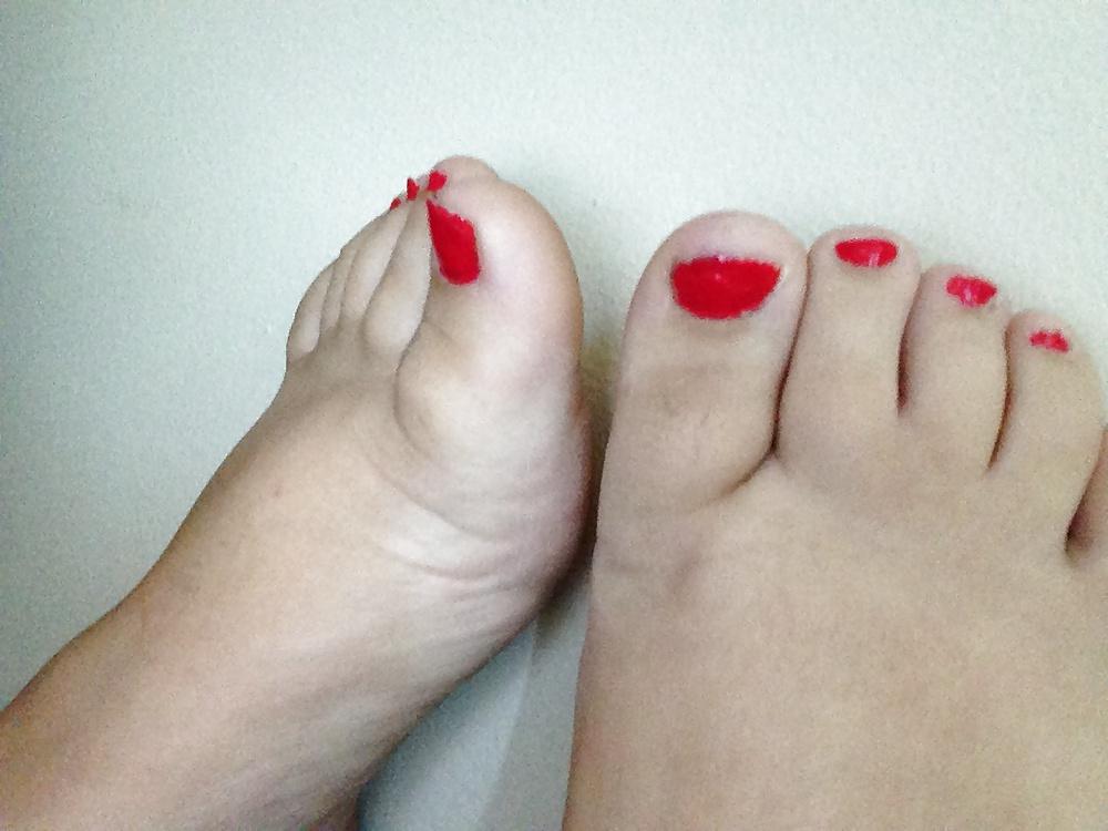 13P Wifey's Sexy Suck My Toes All Day!