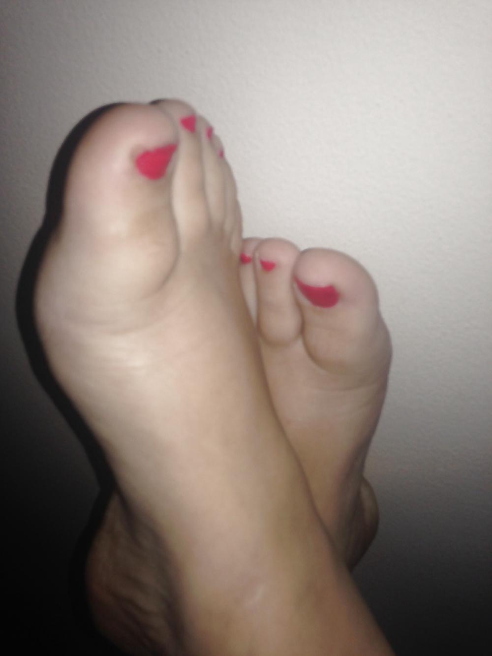 13P Wifey's Sexy Suck My Toes All Day!