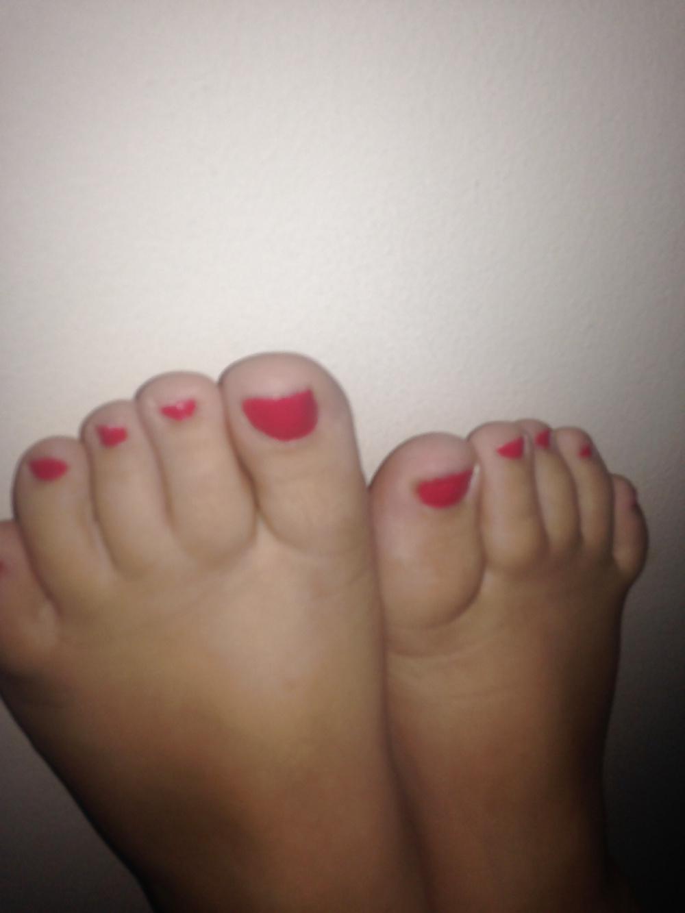 13P Wifey's Sexy Suck My Toes All Day!