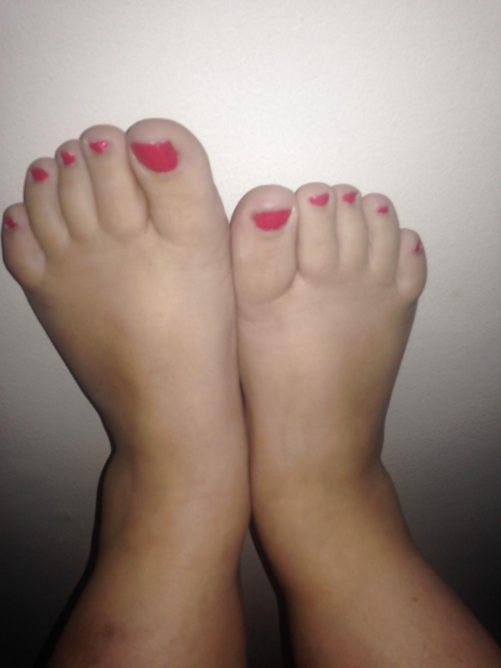 13P Wifey's Sexy Suck My Toes All Day!