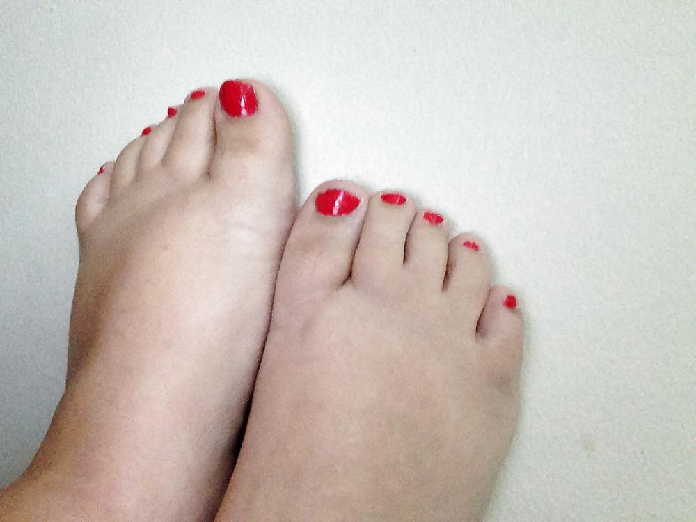 13P Wifey's Sexy Suck My Toes All Day!