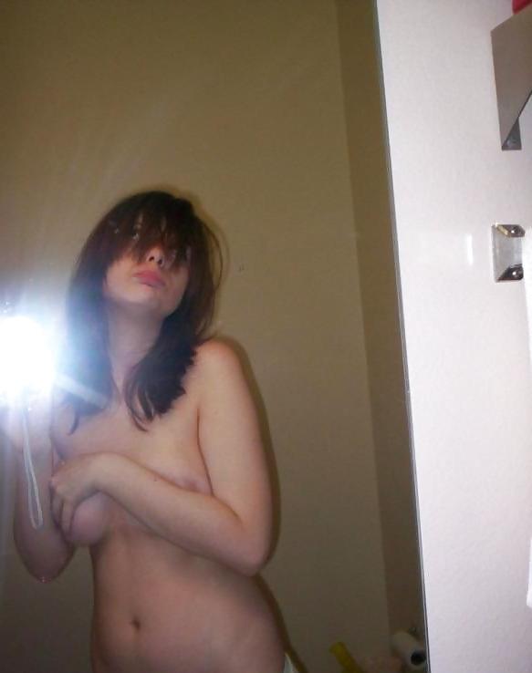 25P Lusty & Bust Teen Selfies 39