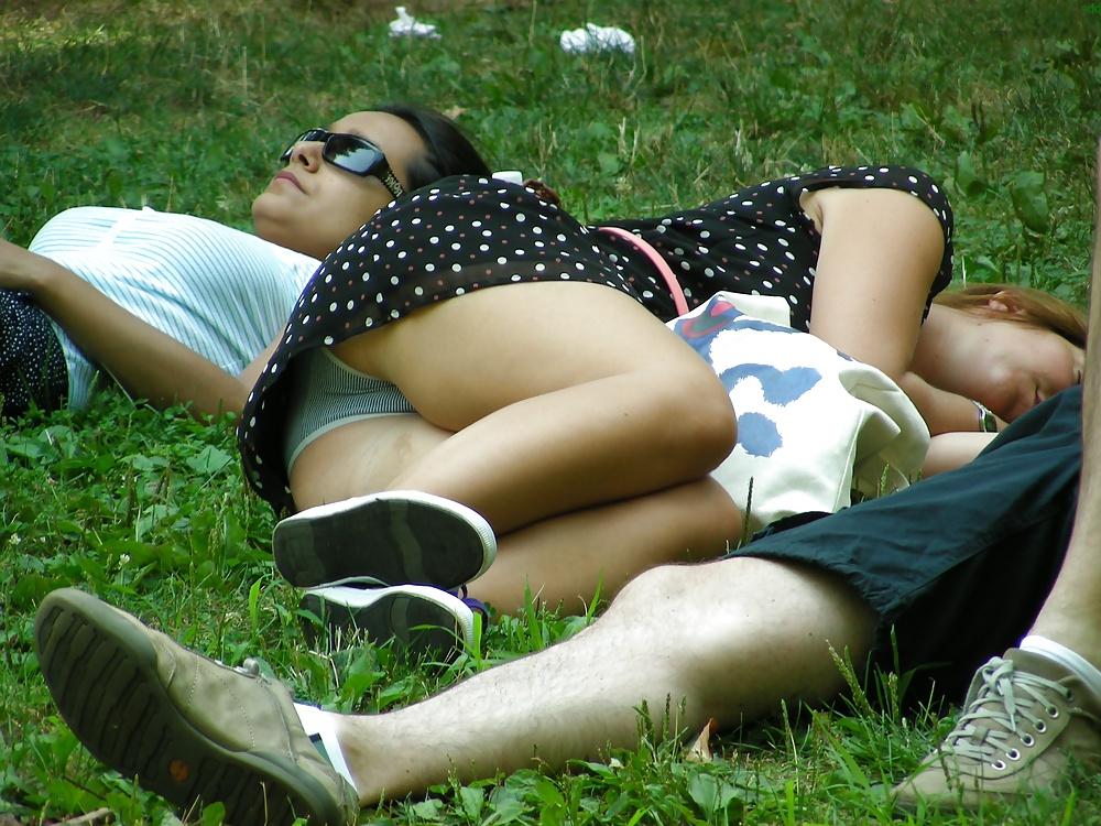10P Park Upskirts