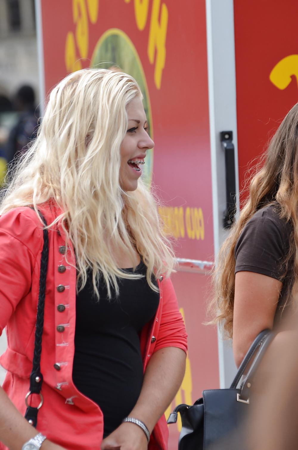 25P Sluts on the Dutch street 01