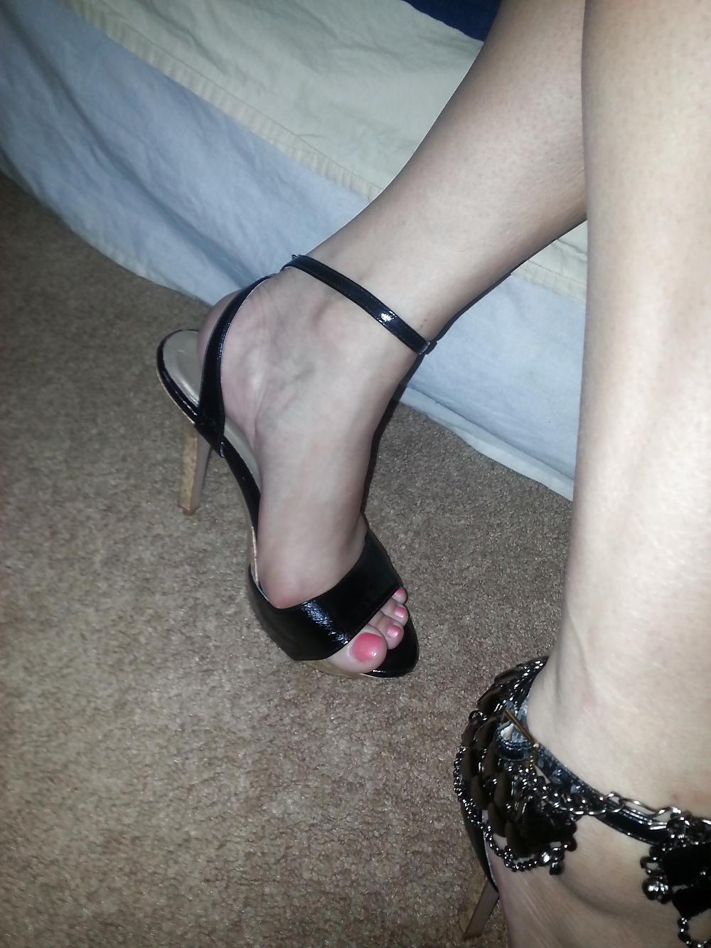 11P Foot time with friend's MILFY mom