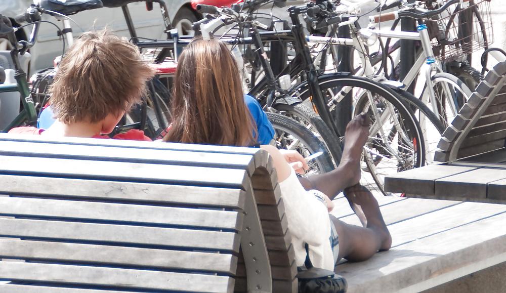 13P Candid pantyhose feet and flats in the city