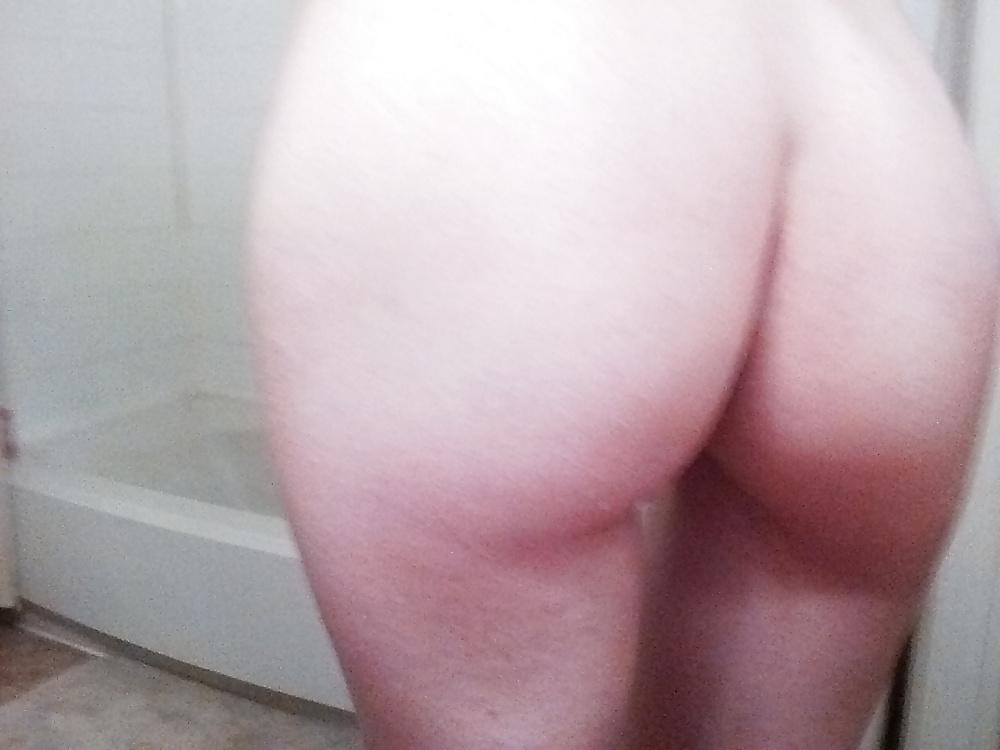 21P Tiny Canadian Milf