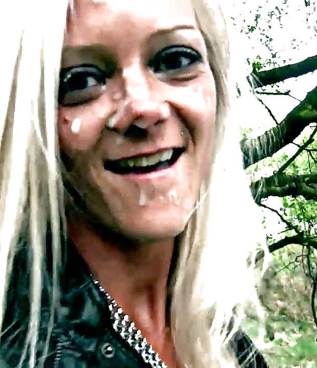25P Blonde Dogging Milf