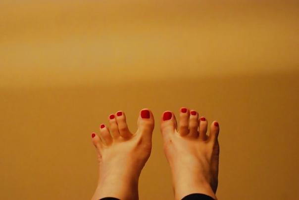 25P Red nails