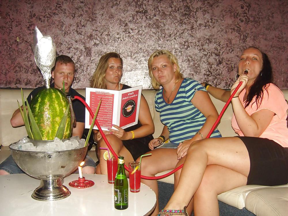 14P Djerba - upskirt sul divano