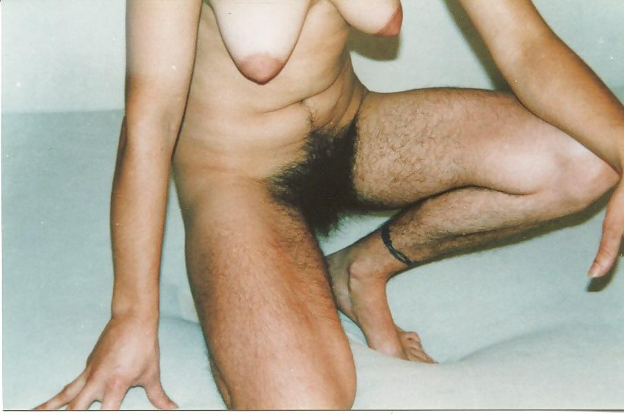 25P Hairy pussy from around the world