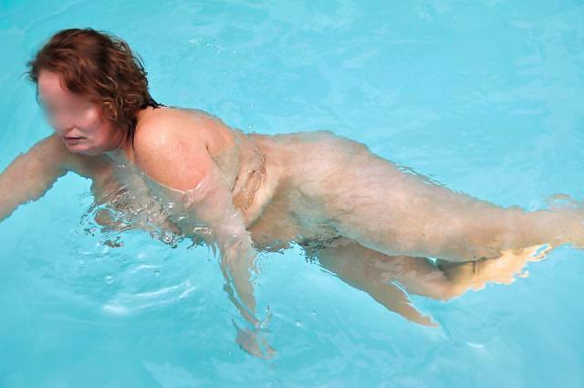 14P In the pool on holiday