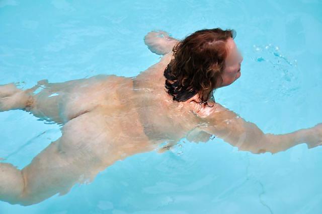 14P In the pool on holiday