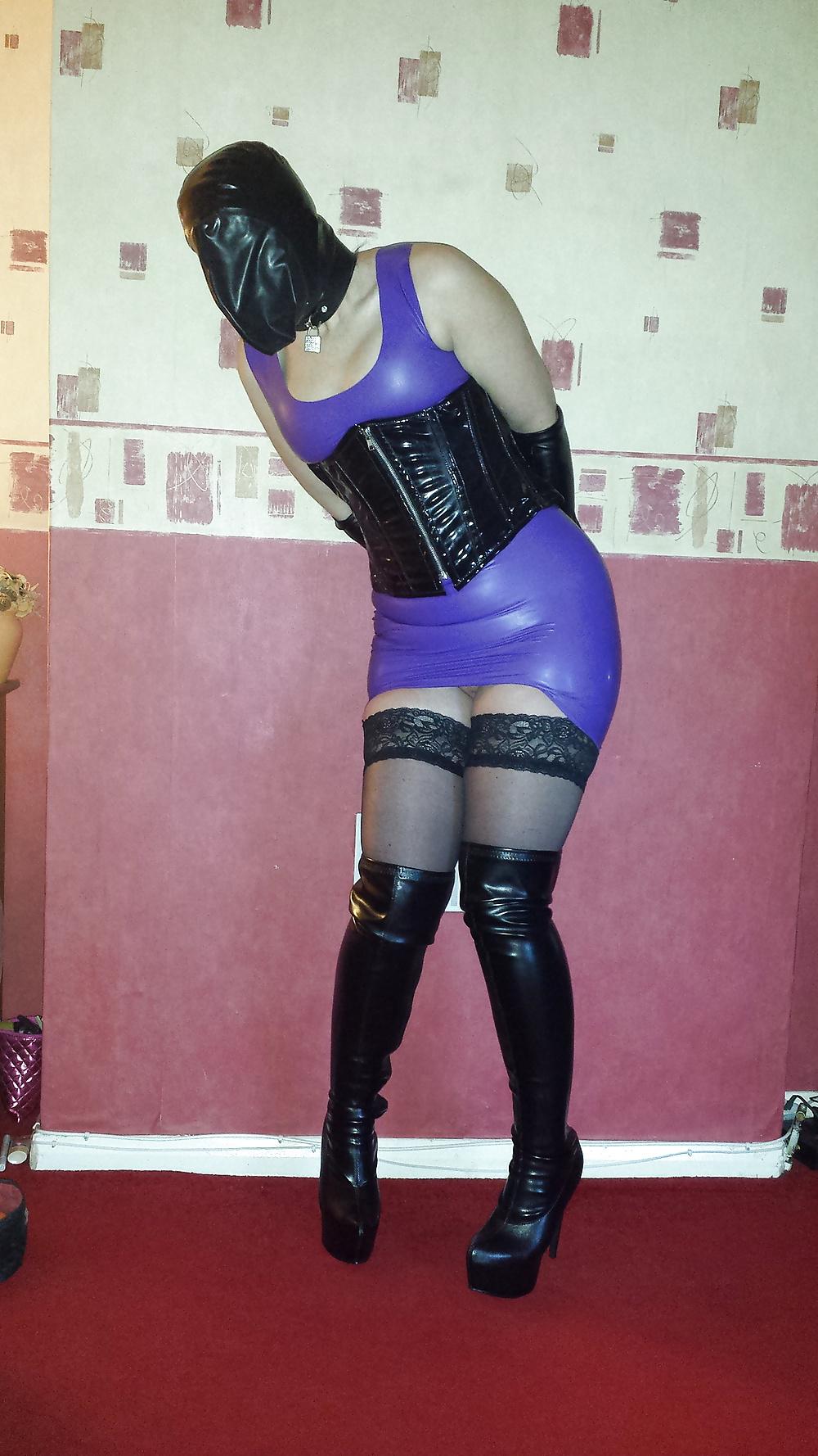 8P Mistress's slave girl in rubber dress
