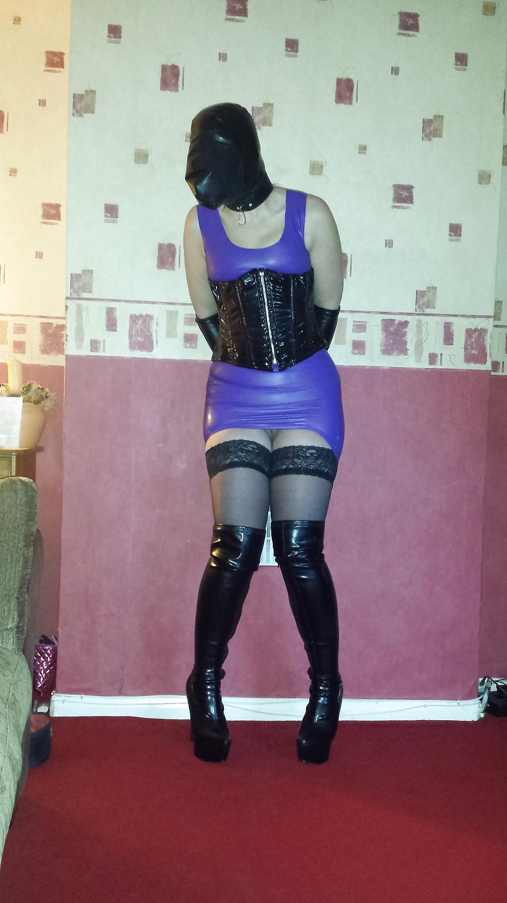 8P Mistress's slave girl in rubber dress