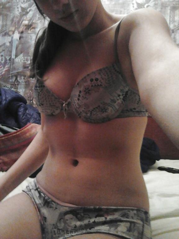 20P Sexy Blond & Friend Self Shots 