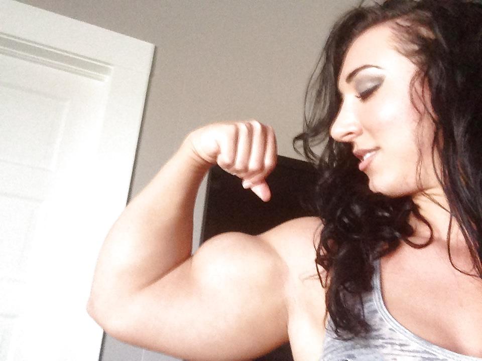 16P Megan Abshire - female bodybuilder
