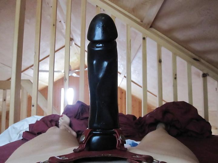 25P Women Who Fuck Men: Strap-On Pegging