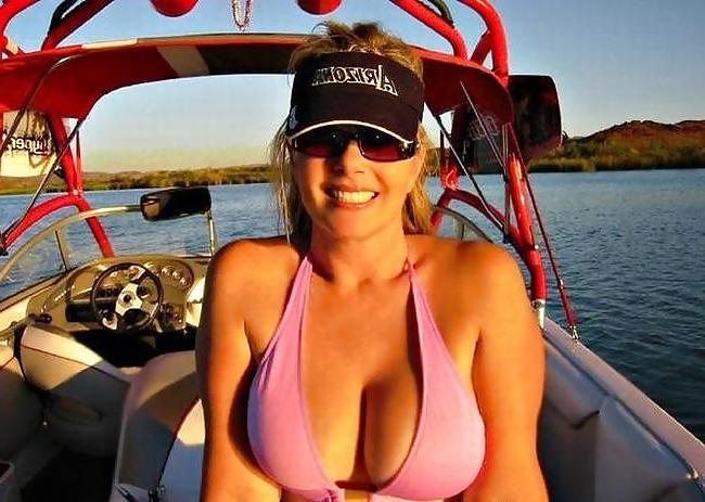 25P Breast Lovers Dream- Decollete Tease Study BONUS