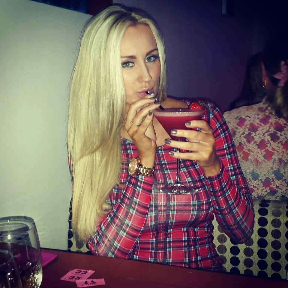 6P Big Titty Blonde Bombshell