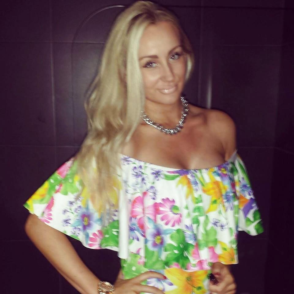 6P Big Titty Blonde Bombshell