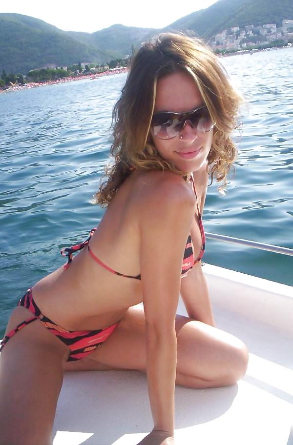 21P Sexy amater swinger  gf share please