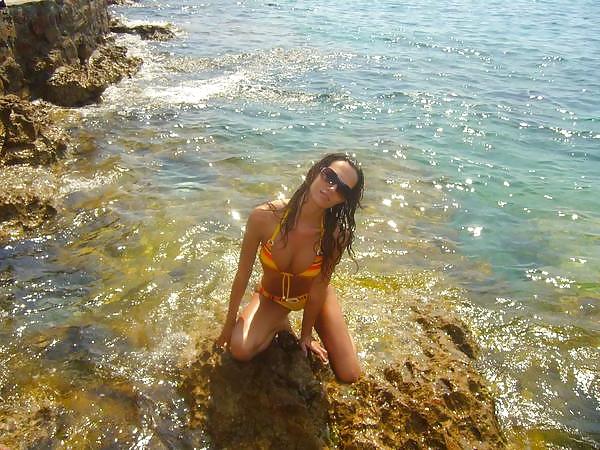 21P Sexy amater swinger  gf share please