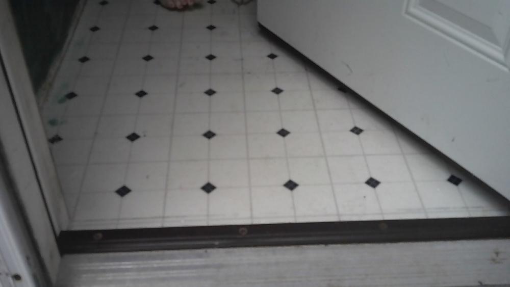 19P Candid Tall Girl Feet