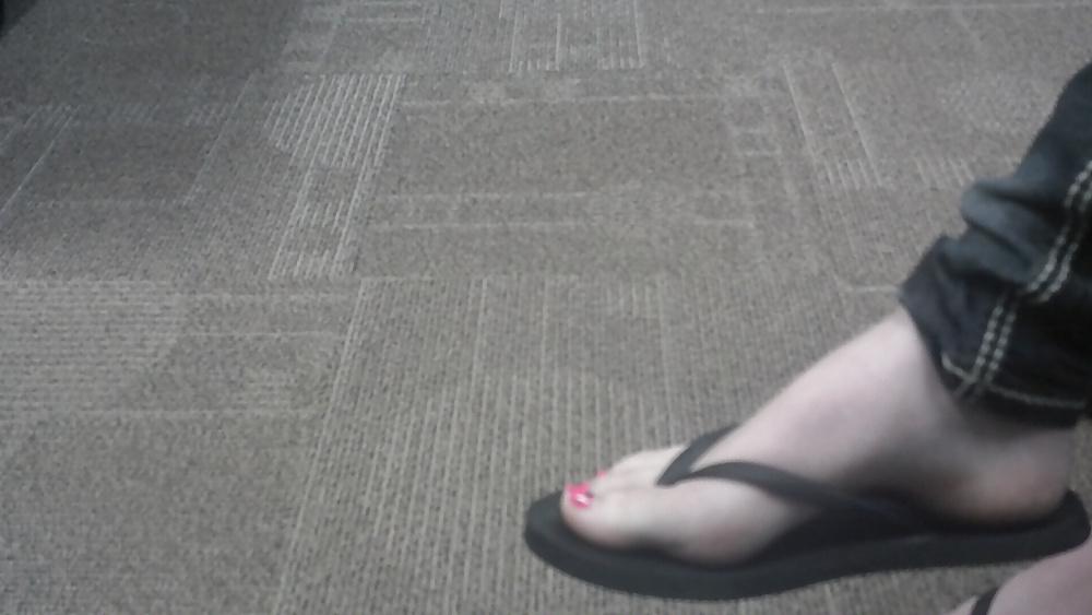 19P Candid Tall Girl Feet