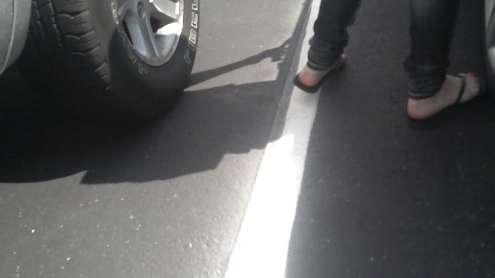 19P Candid Tall Girl Feet