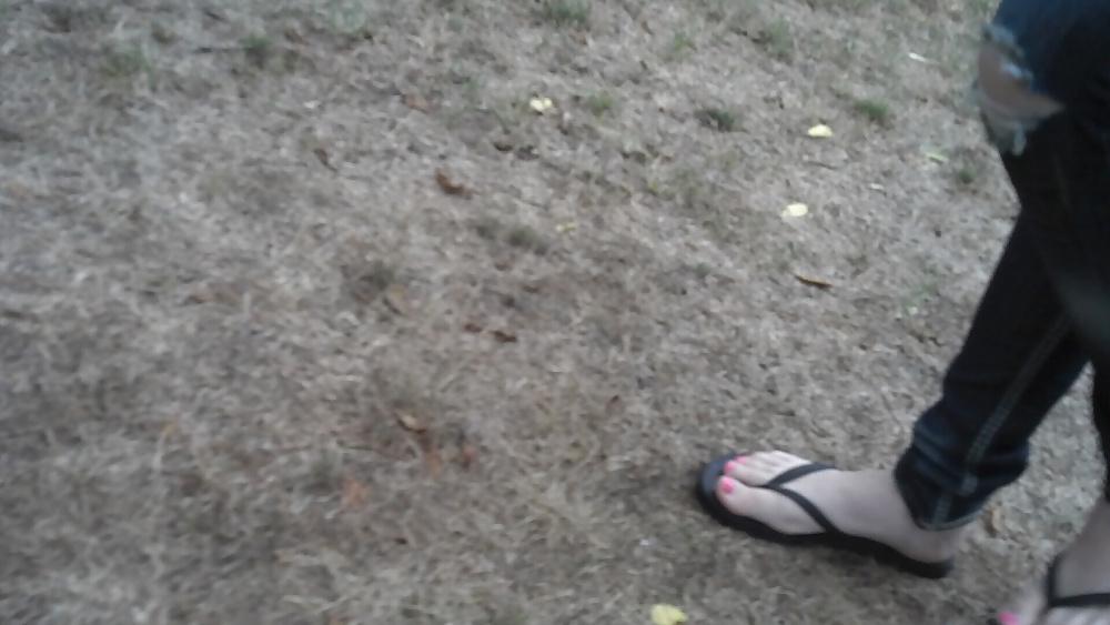 19P Candid Tall Girl Feet