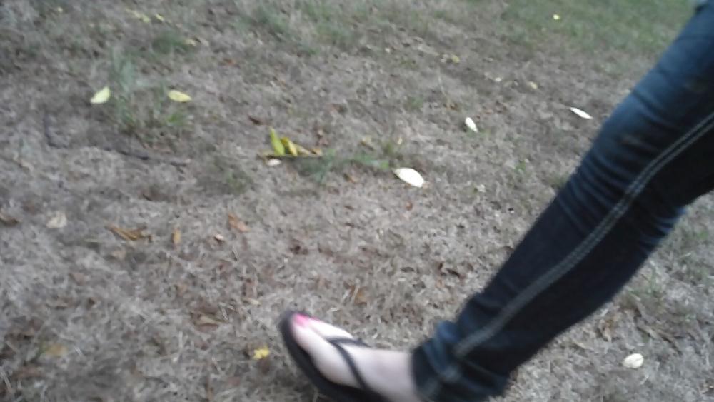 19P Candid Tall Girl Feet