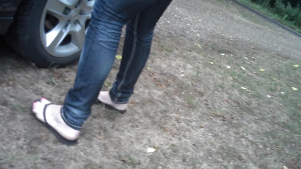 19P Candid Tall Girl Feet