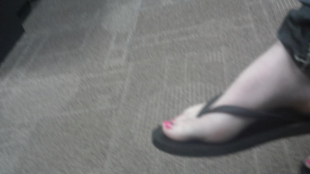 19P Candid Tall Girl Feet