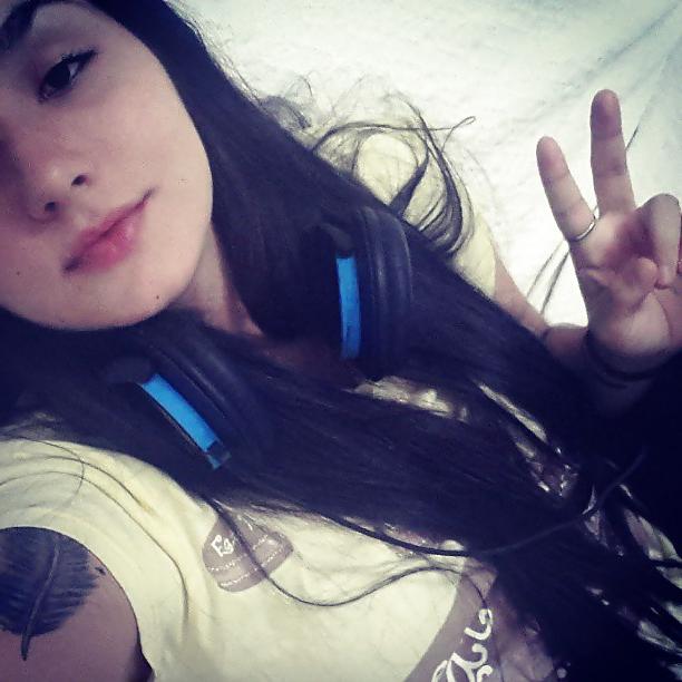 25P Facebook Friend - Isadora